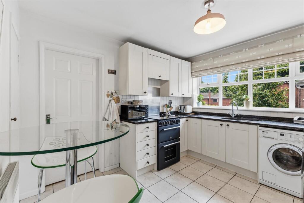 House in Staffordshire Moorlands, Leek - View 2