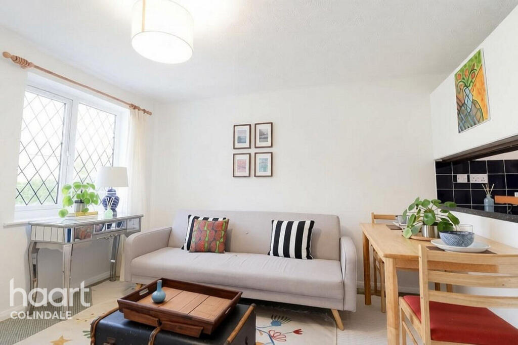 Eagle Drive, London - View 4