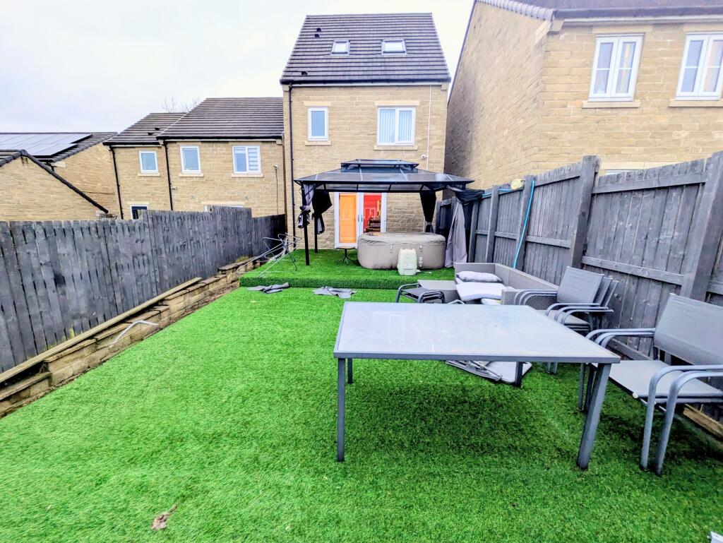 Additional image 24 of Harrowins Farm Drive, Bradford, BD13
