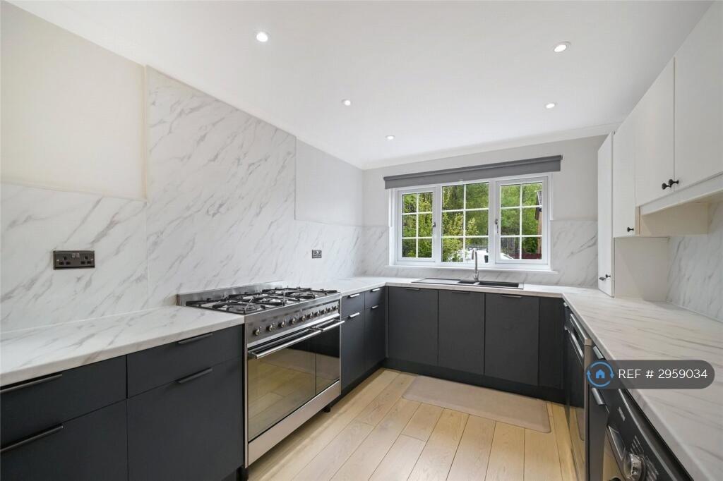 House in Edinburgh - View 5