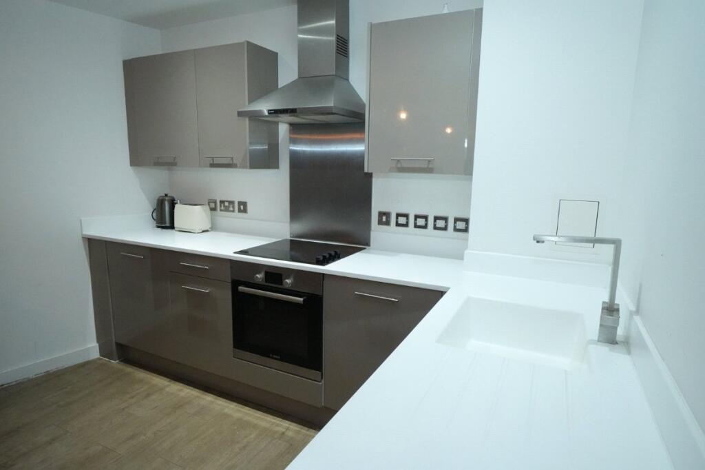 Apartment in Birmingham, West Midlands - More