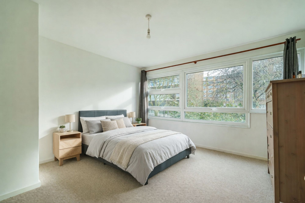 Apartment in Hove, Brunswick - View 4