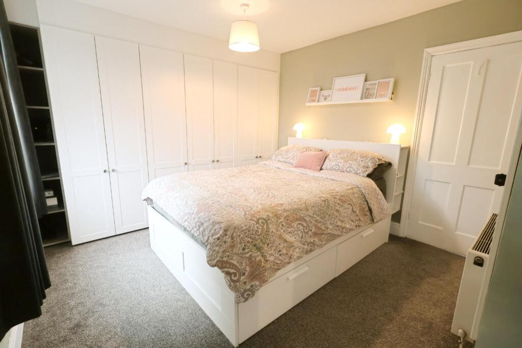House in Pen-y-cae, Penycae - More