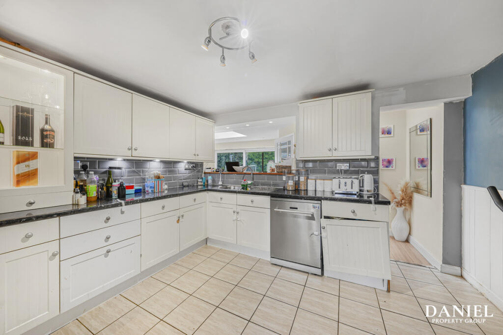 House in Basildon, Steeple View - View 5