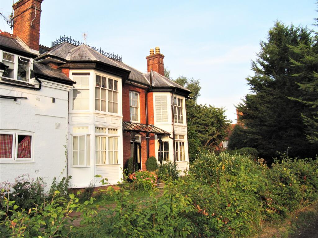 Main image of property: London Rd, Burpham, Guildford, GU1