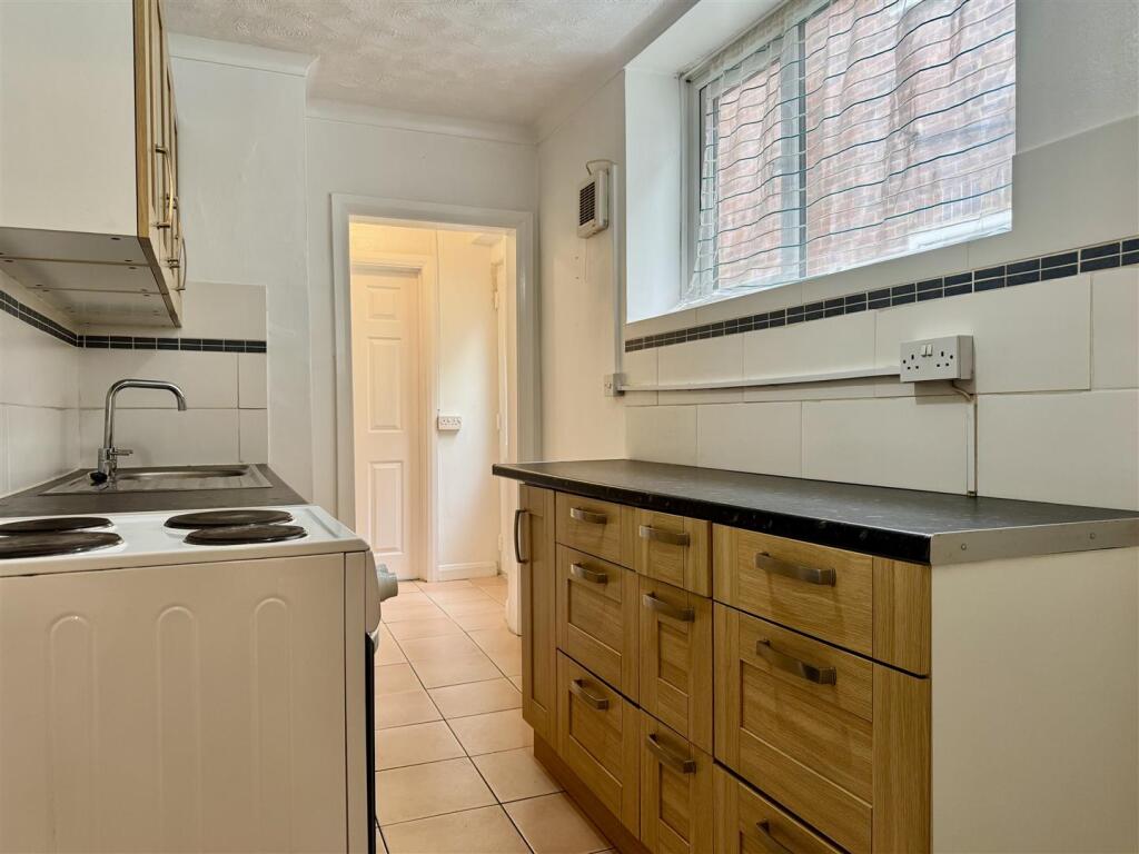 Apartment in Tonbridge - View 4