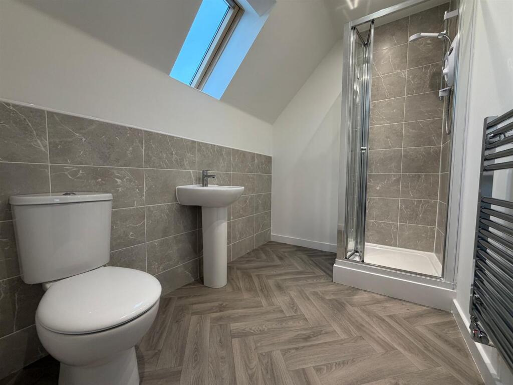 House in Wakefield - View 4