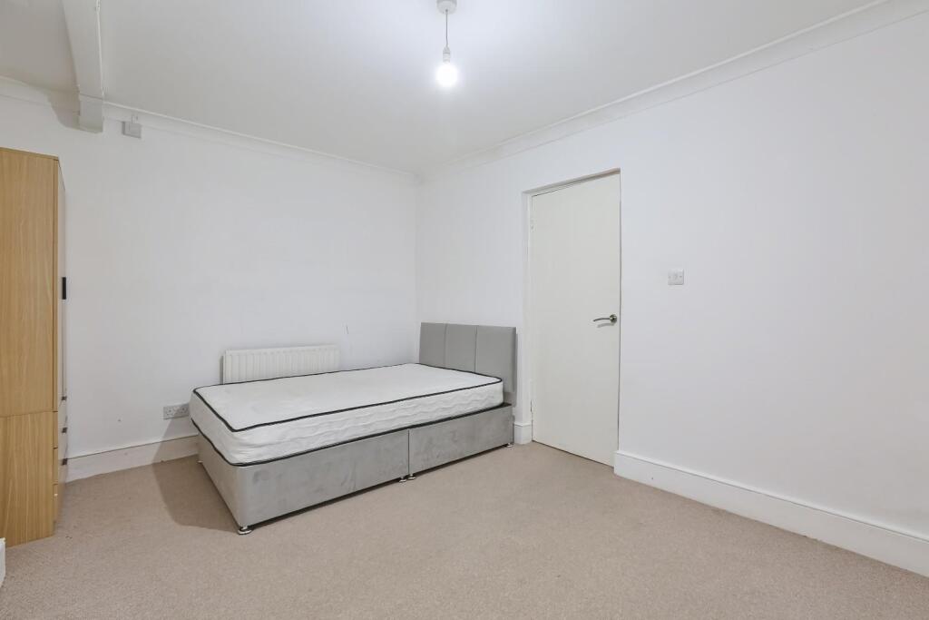 Apartment in London - More