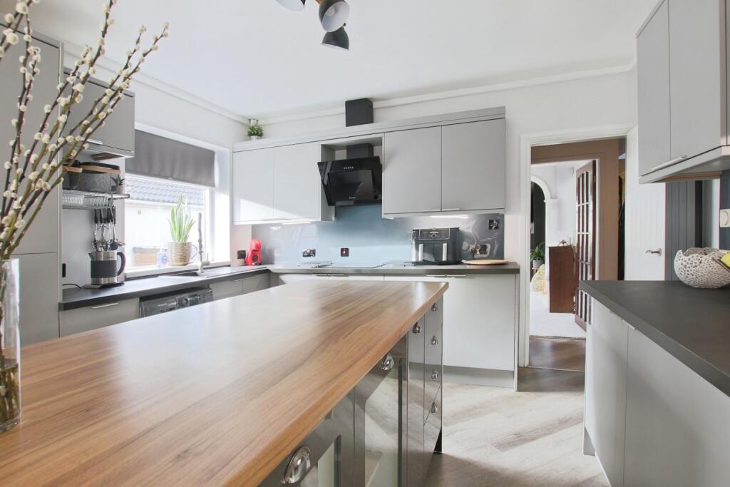 House in Hull - View 3
