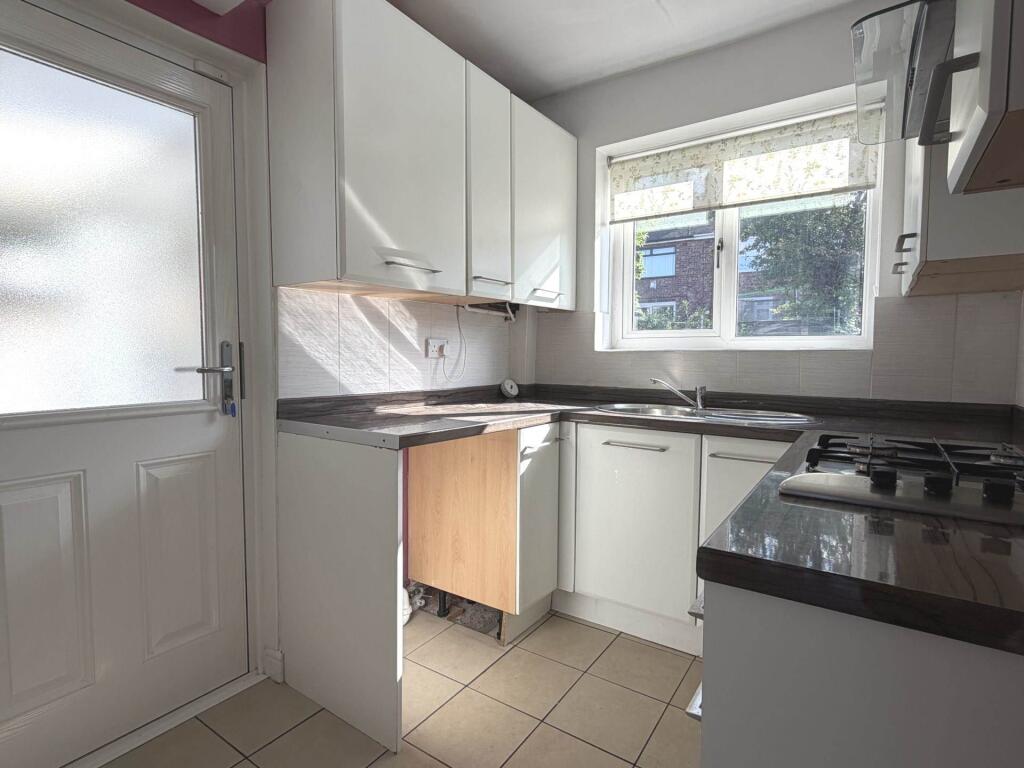 House in Oldham, Chadderton - More
