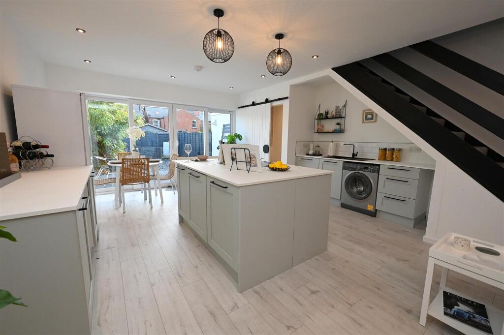 House in Birmingham, West Midlands - View 4
