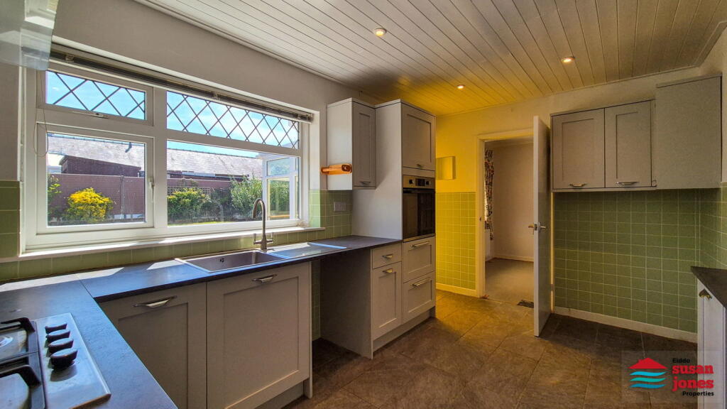 House in Llandudno - View 5