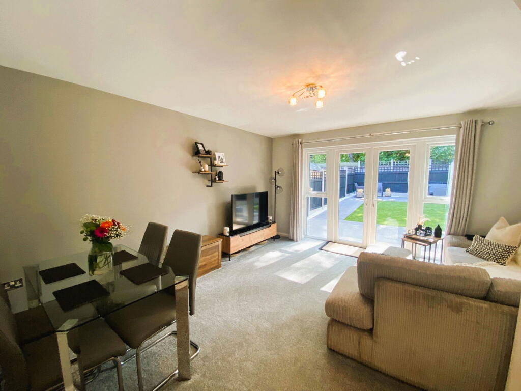 32 Walter Mills Way, Oldham, OL4 3FU photo 3
