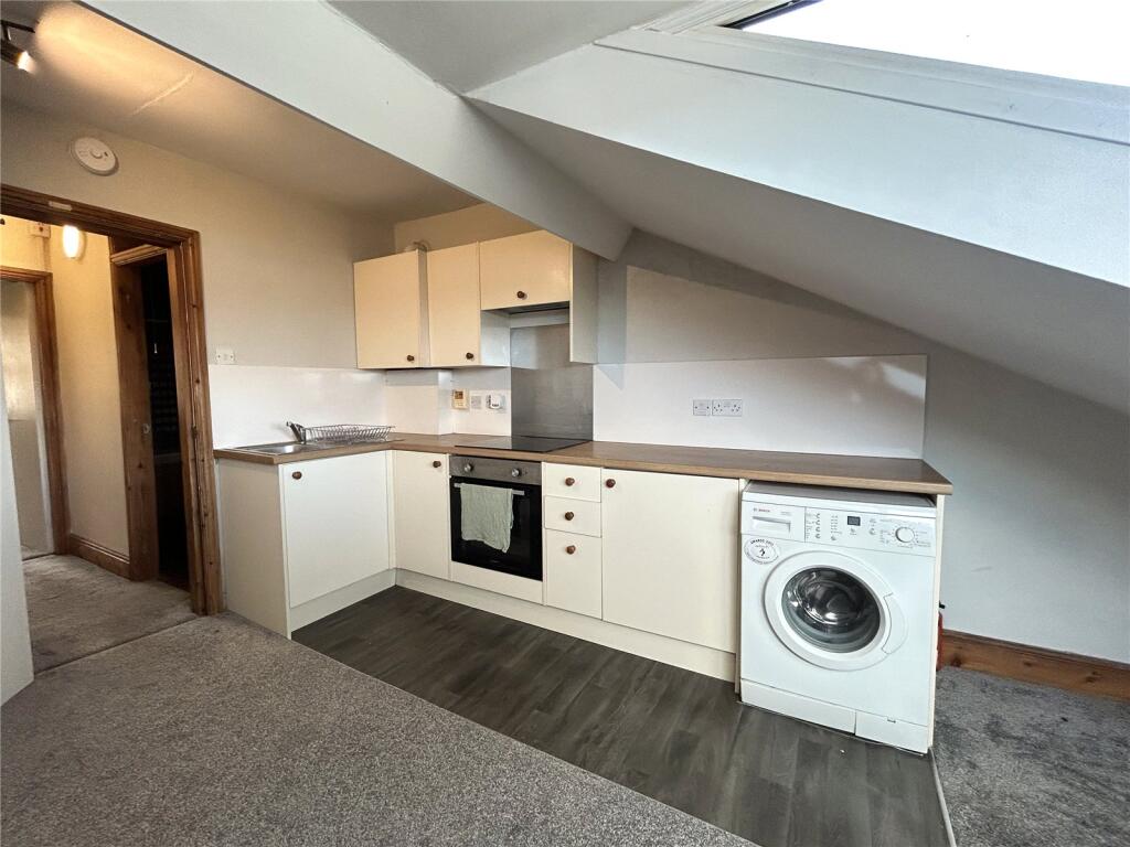 Main image of property: 13 Windsor Terrace, Whitby, North Yorkshire, YO21