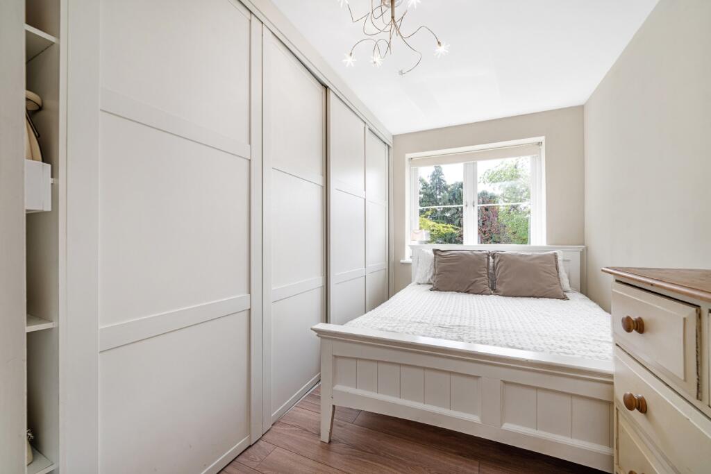 Westerham Drive, Sidcup, Kent, DA15 - View 4