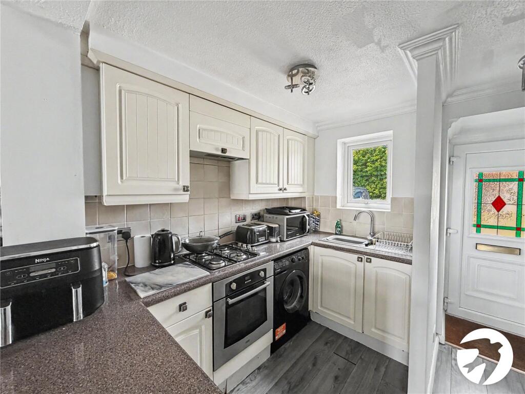 House in Chatham, Wayfield - View 4