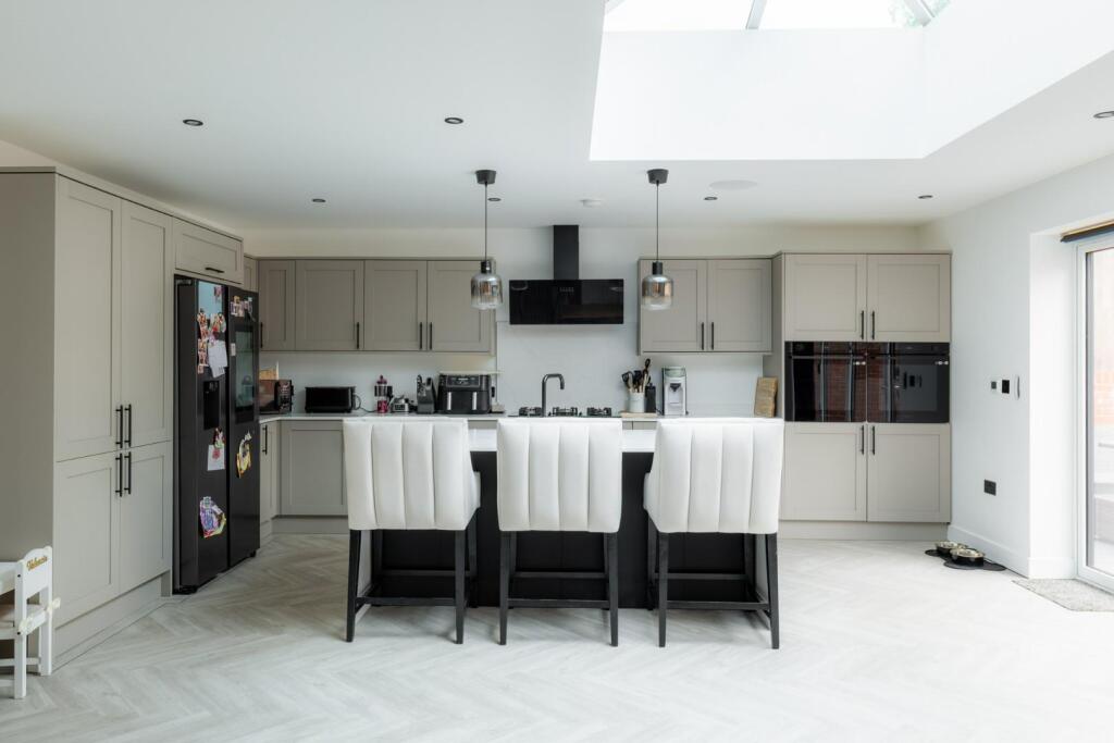 Patterdale Way, Brierley Hill, DY5 3XJ photo 2