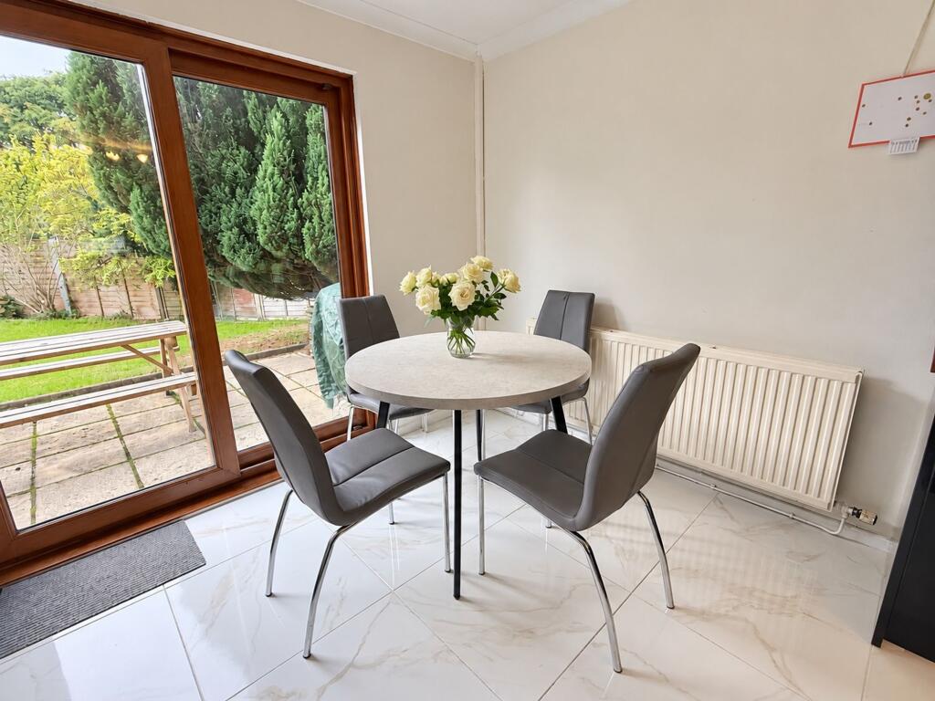 House in Tir-y-Berth, Cefn Fforest - More