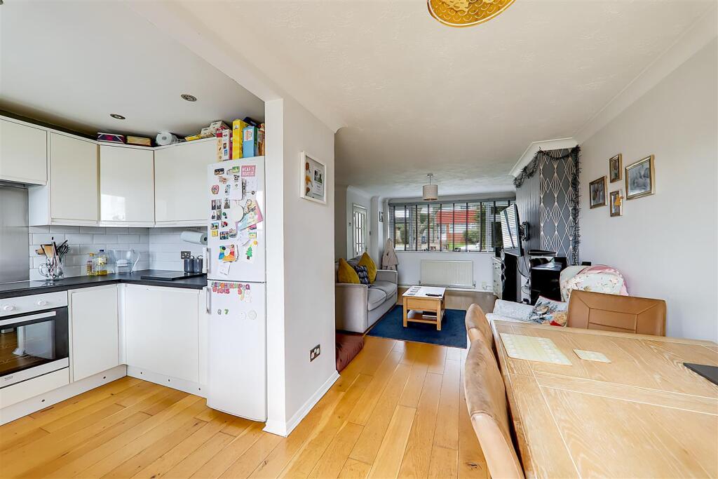 Brendon Road, Worthing, BN13 photo 5