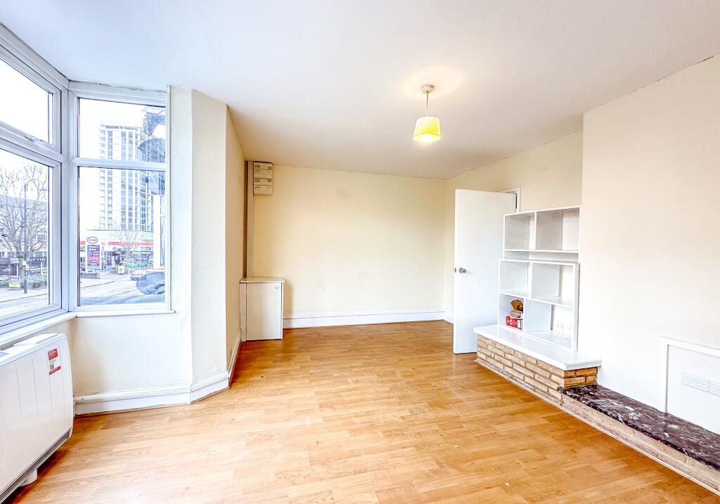 Apartment in Watford - View 2
