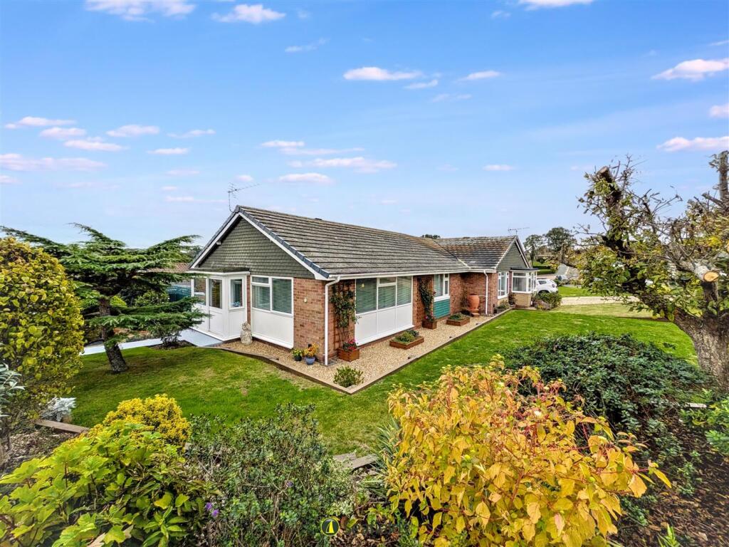 2-bed semi-detached on Bridgeway, Wootton Bridge, PO33 4QF, £330,000
