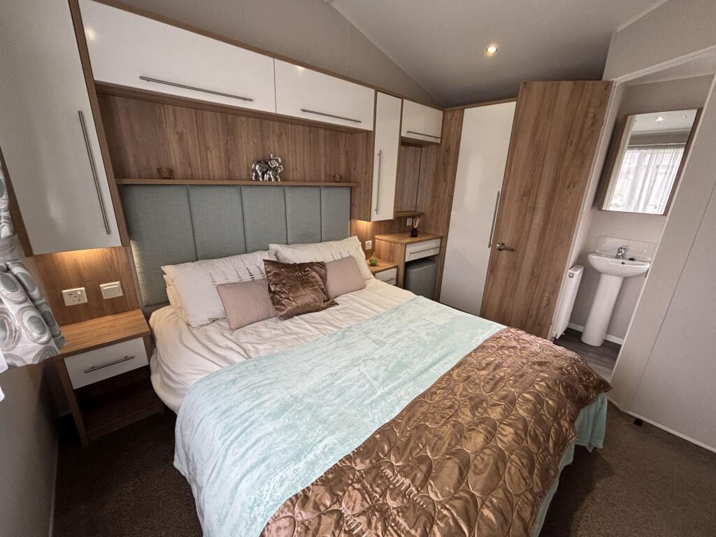 Willerby Granada, The Springs Lakeside Holiday Park, Lower Moor, Pershore, Worcestershire, WR10 2PD - More