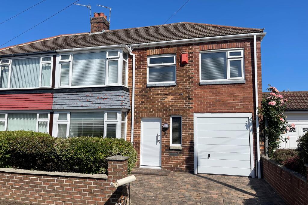 3-bed semi-detached on Sandringham Drive,
West Monkseaton, Whitley Bay,
NE25 9PE, £335,000
