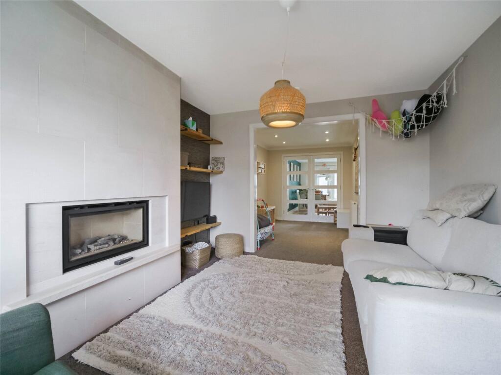 House in Motherwell, North Lanarkshire - View 4