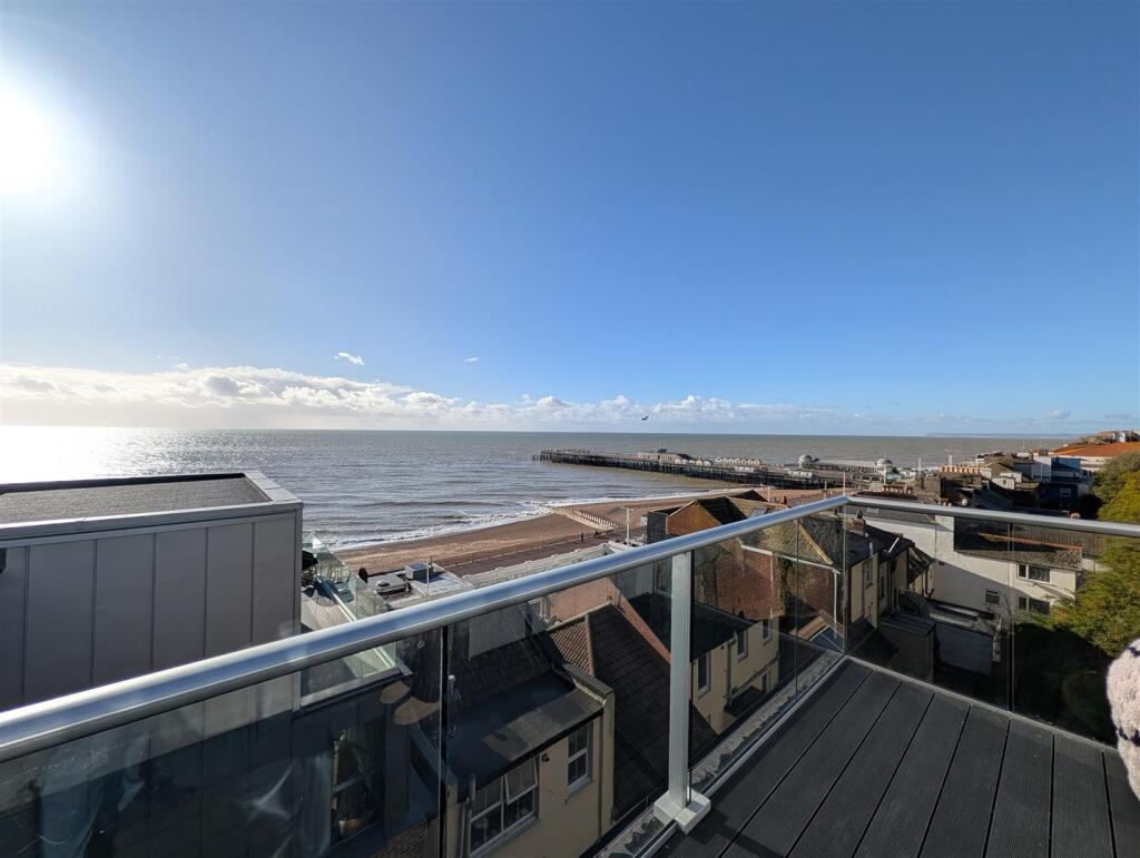White Rock, Hastings photo 2