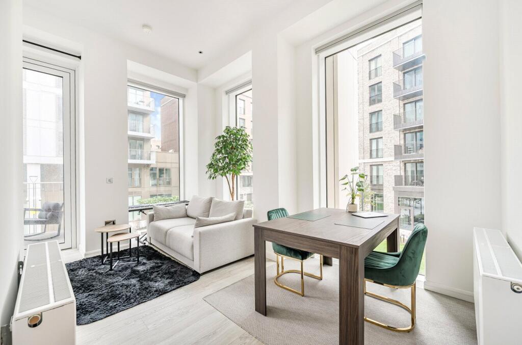 Main image of property: Cendal Crescent, London, E1