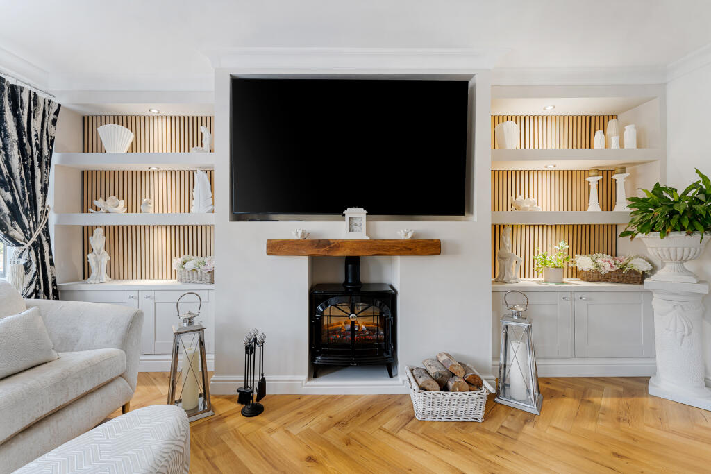 House in Warrington, Lower Walton, Howley - More