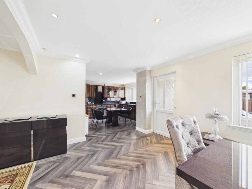 House in Motherwell, Thankerton - More