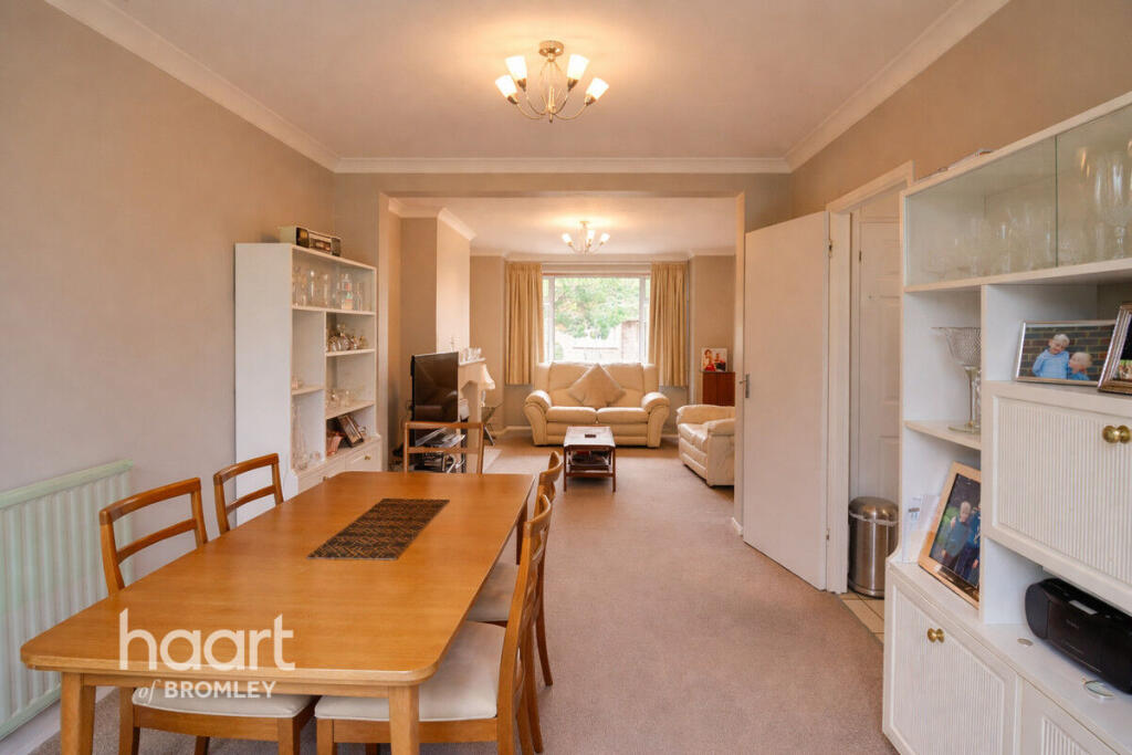 Oakley Drive, Bromley photo 5