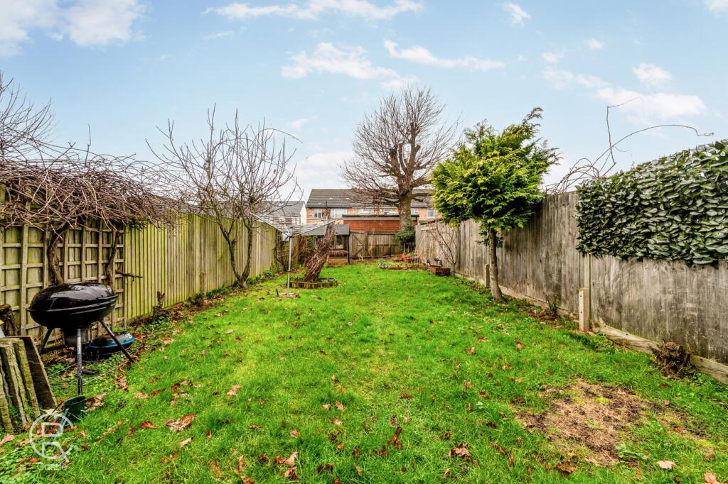 Beechwood Avenue, Greenford, Middlesex, UB6 photo 3