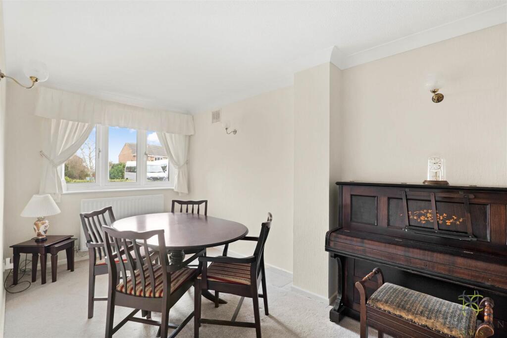 3, Abbots Grange, Pershore photo 4