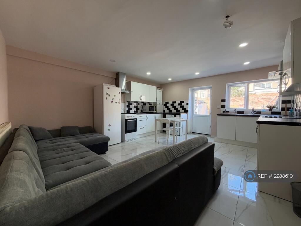Main image of property: Cardiff, Cardiff, CF24
