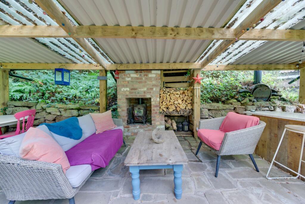 House in Congleton, Brook Valley, Buglawton - More