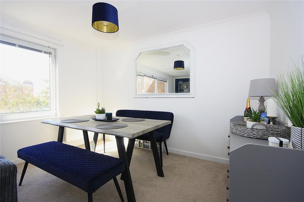 Apartment in Havant, Hampshire - View 5