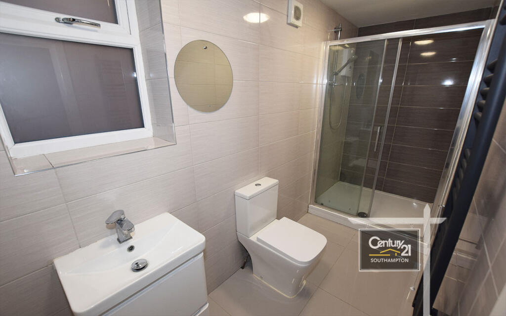 Apartment in Southampton - View 5