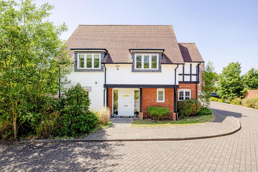 4-bed detached on Birchwood Mews, Bishop's Stortford, Hertfordshire, CM23, £800,000