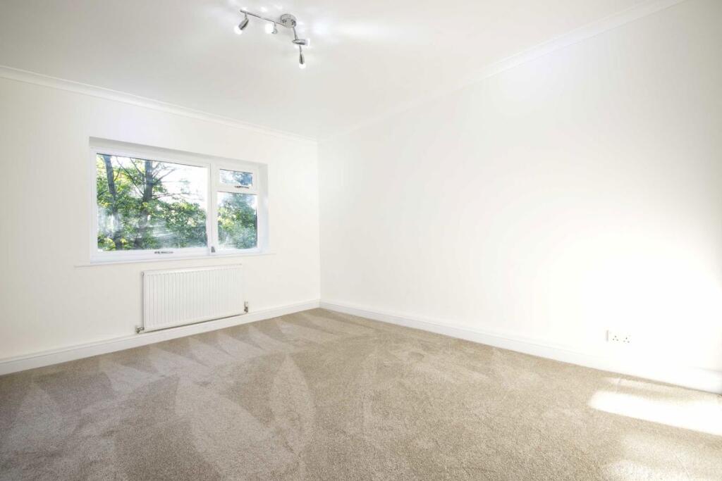 Apartment in Twickenham - View 4