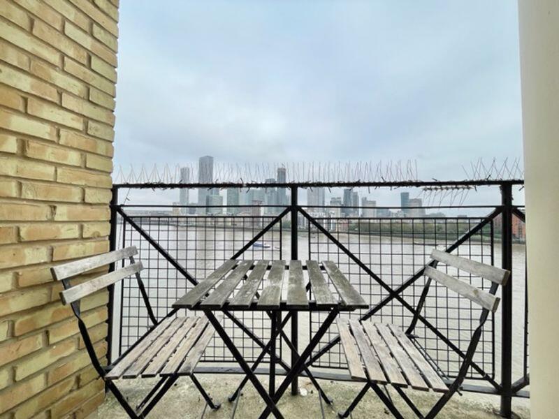 Apartment in London - View 5
