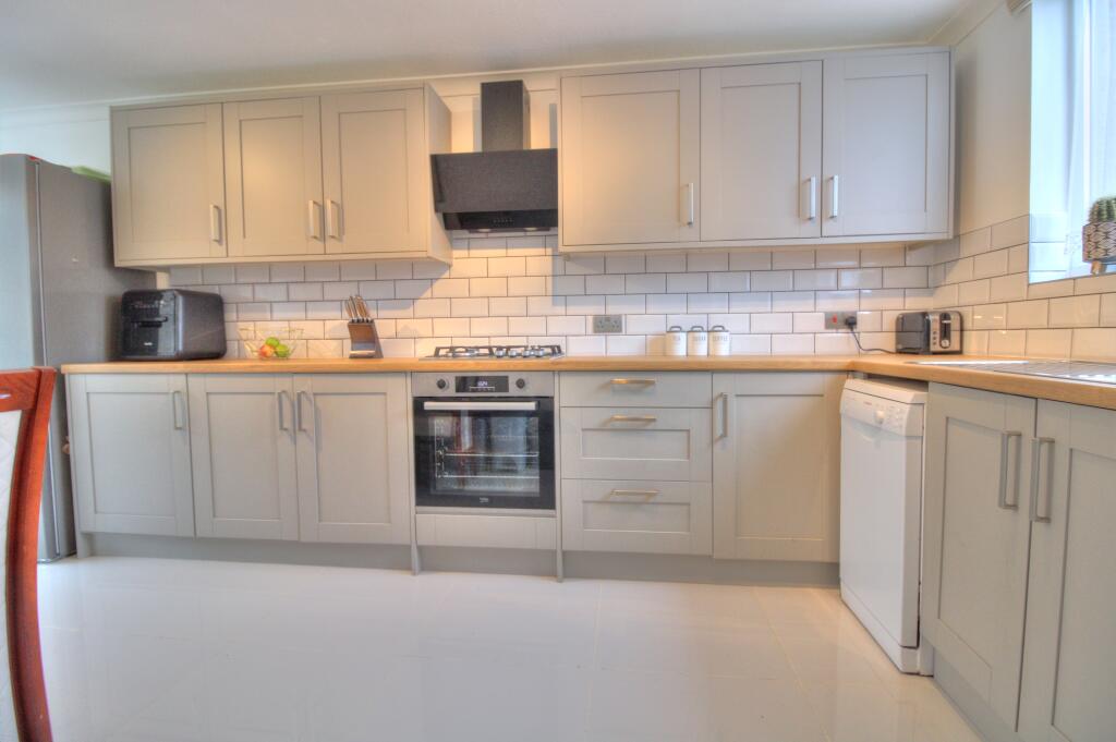 Florin Close, Milton Keynes, MK15 photo 3