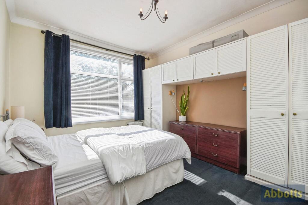 House in Rochford, Rayleigh - More