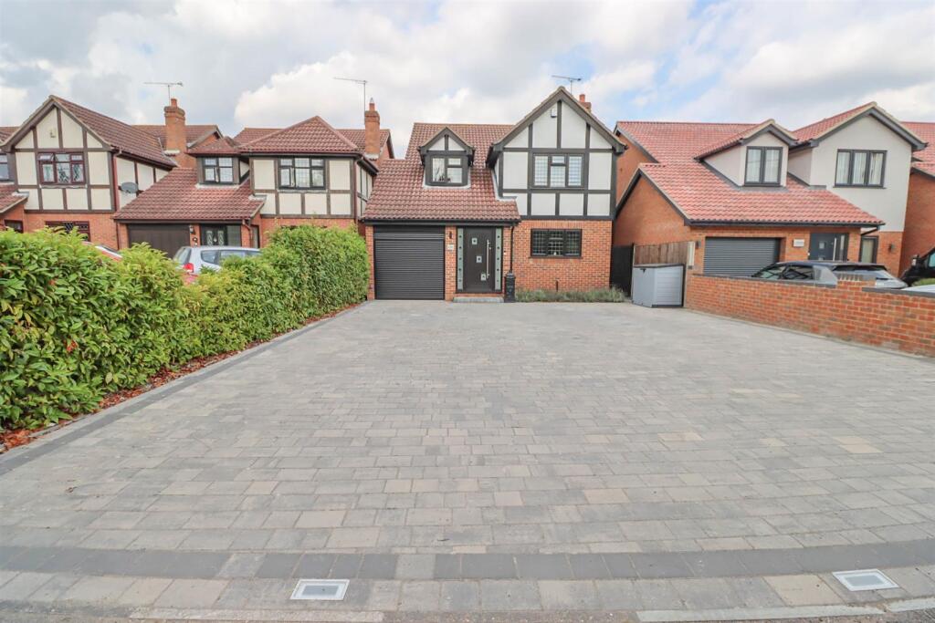 4-bed detached on London Road, Wickford, £700,000