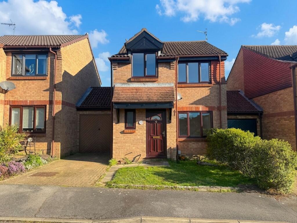 Main image of property: Tanyard Close, Horsham, RH13