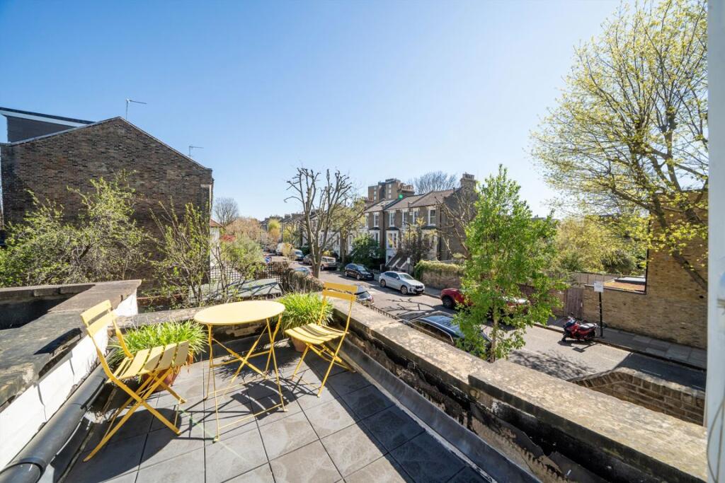 House in London - View 4