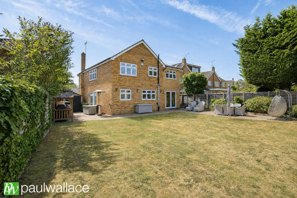 House in Broxbourne, Hertfordshire - View 5
