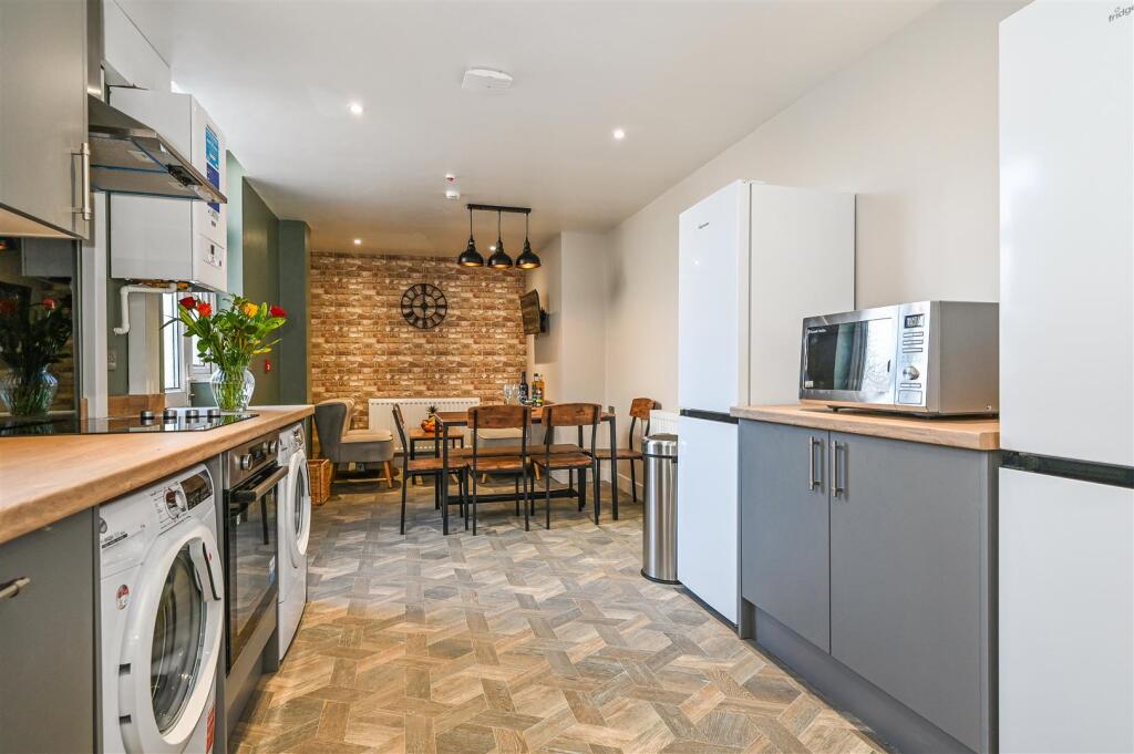 House in Cardiff - View 2