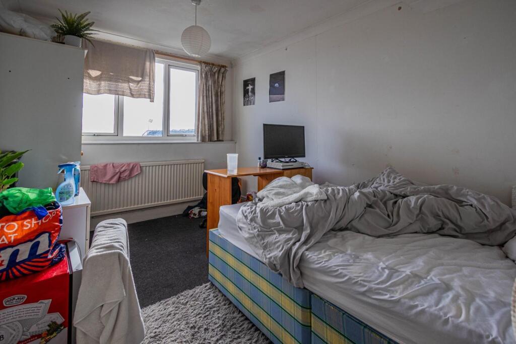 6 bedroom terraced house for rent